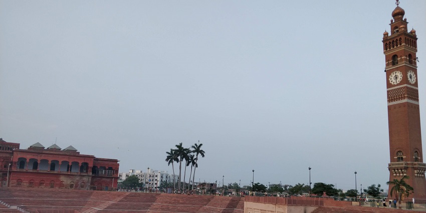 A view of Hussainbad clock tower, one of the best places nearby that shows architectural vision