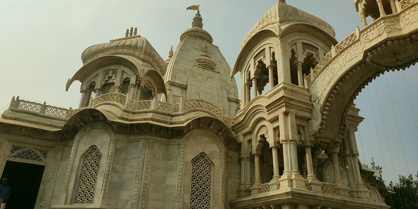 A picture of Radha Krishna at ISKCON, one of the best places to visit in Vrindavan