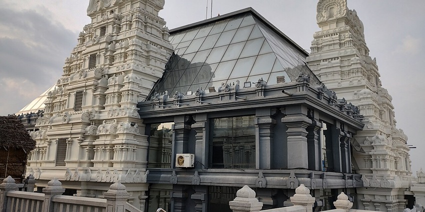 Image of the ISKCON Ranchi, one of the most peaceful temples in Ranchi.