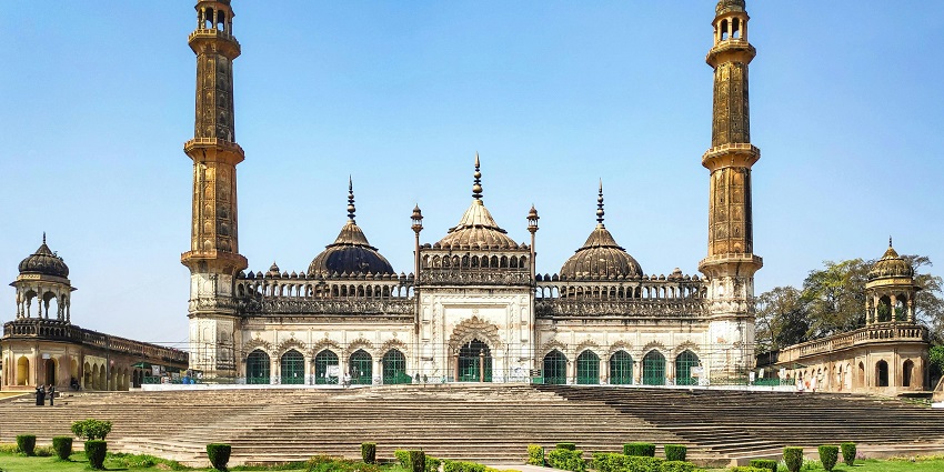 An image of Imambara mosque near Gorakhpur has a central dome topped with minarets.