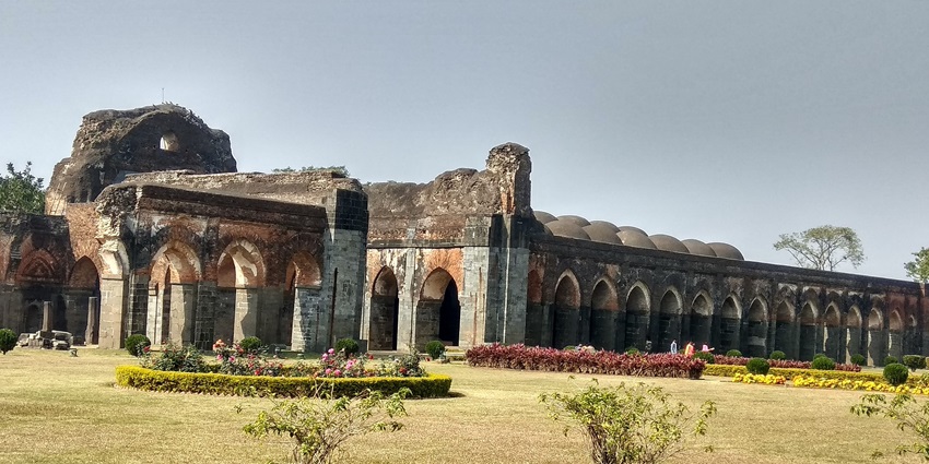 Imambara Mosque Complex is one of the best places to visit in Hooghly in West Bengal