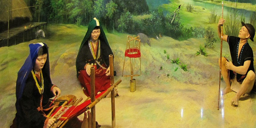 A Lonavala museum, depicting traditional Indian art and culture.