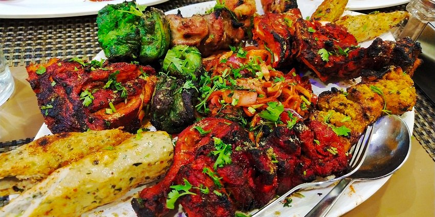 Taste authentic Garhwali flavours at Lansdowne’s cosy eateries.