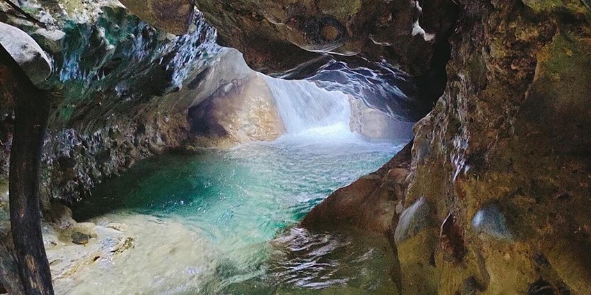 Jai Kedarnath Cave, a spiritual cave offering peaceful retreats and breathtaking landscapes.