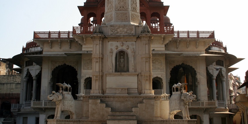 A picture of Jain Glass Temple, a must-see among places to visit near Kanpur.