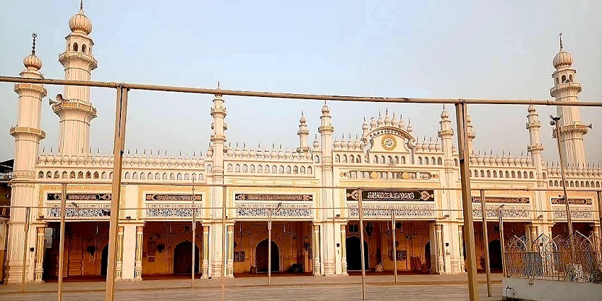 An image of Jama Masjid in Moradabad, one of the best places to visit in Moradabad.
