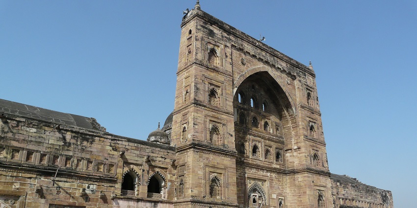 Jama Masjid in Jaunpur is one of the largest and most extravagant mosques in India.