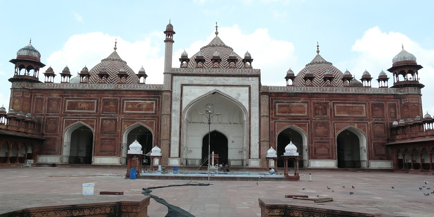A view of Jama Masjid in Agra, one of the most significant attractions near the Taj Mahal.