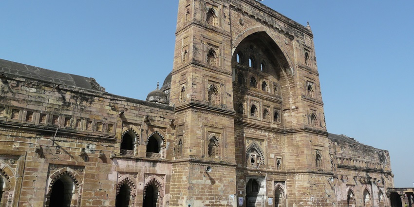The main facade of Jama Masjid in Jaunpur, one of the most prominent places to visit.