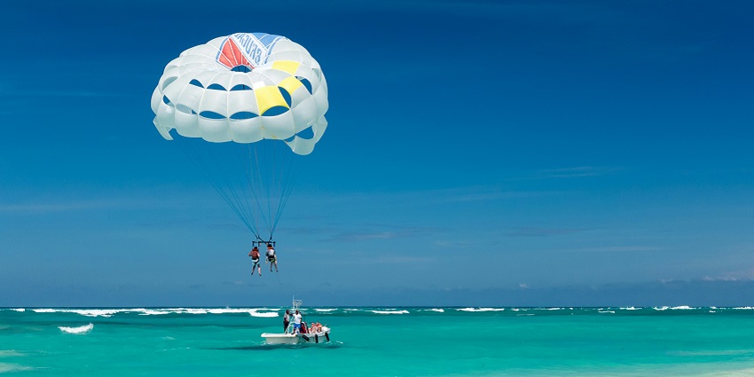 Parasailing at Mandarmani Beach is one of the best things to do in Mandarmani.