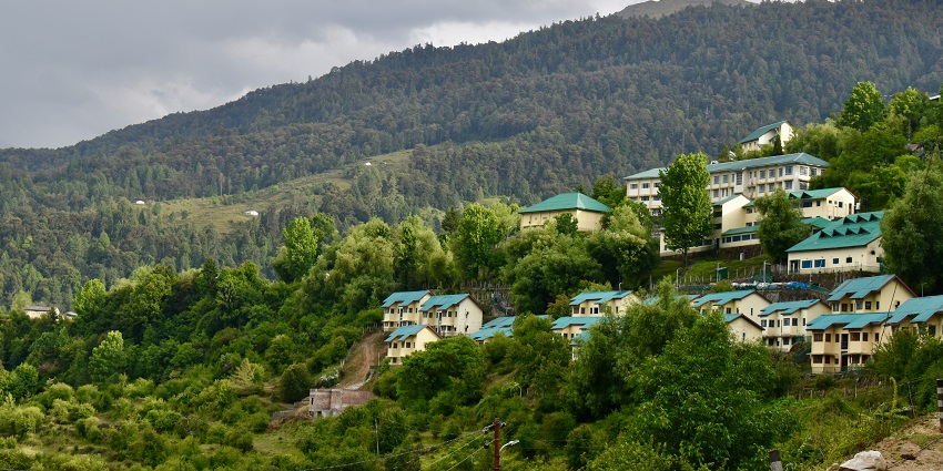 A view of Joshimath, one of the top places near the Valley of Flowers National Park.