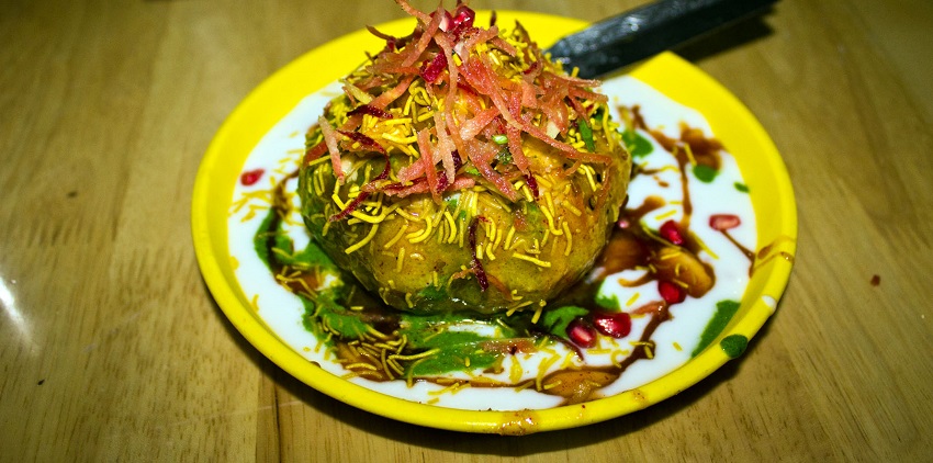 The best food in Haridwar Har ki Pauri is the spicy kachoris bursting with authentic flavours.