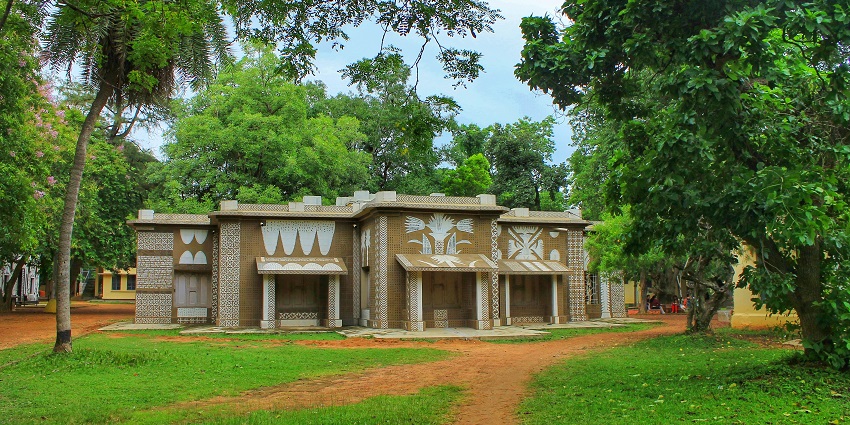 Explore Kala Bhavana, a place which is the centre for workshops, seminars and art festivals.