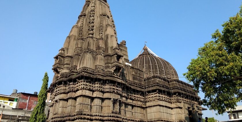 kalaram temple is an ancient gem of Nashik that resides lord rama idol and stories