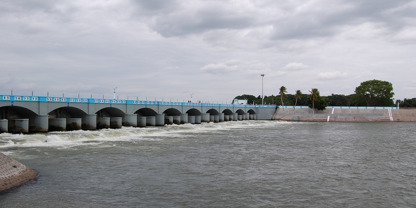 An image of Kallani Dam which is one of the famous tourist spots in Tamil Nadu, India.