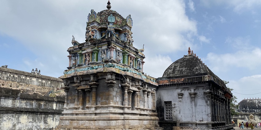 The small temple of Kandhakottam in Chennai, Tamil Nadu is a scenic sight to behold.