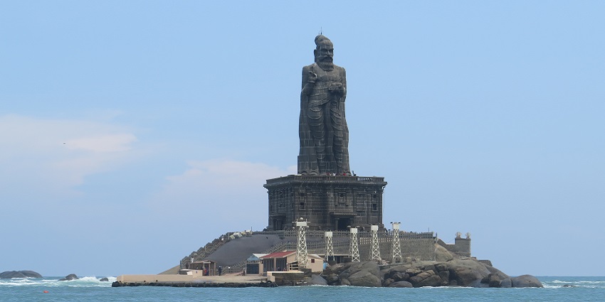 A view of the Thiruvalluvar Statue at Kanyakumari, one of the places to visit in Tamil Nadu with family