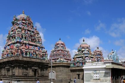 An image of the spectacular Kapaleeshwarar Temple in Tamil Nadu.