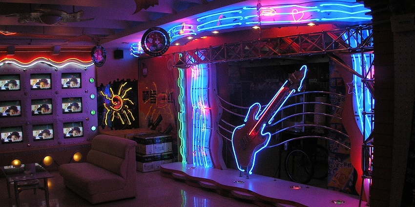 Enjoy lively karaoke nights at The Bar Stock Exchange in Pune for travellers