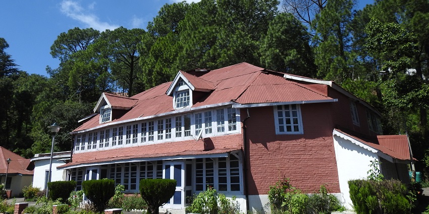 Buildings of colonial architecture found in Kasauli Hill Station near Roorkee