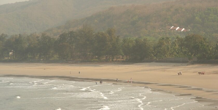 An image of Kashid Beach showcasing thrilling Kashid Beach water sports activities.