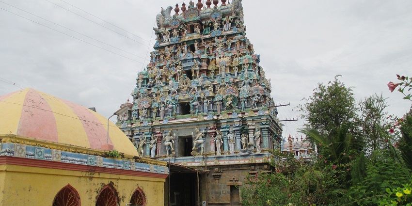 The massive colourful dome of the ancient Kayarohanaswamy Temple in Nagapattinam.