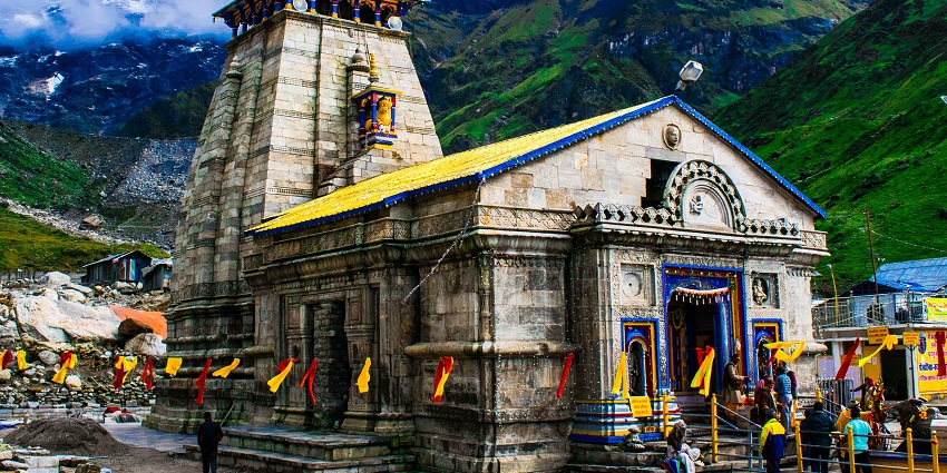 Majestic Kedarnath , a spiritual journey which numerous tourists take.