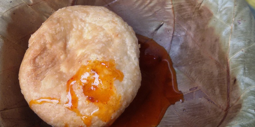 Khasta Kachori is a perfect snack to have in the morning for every traveller.
