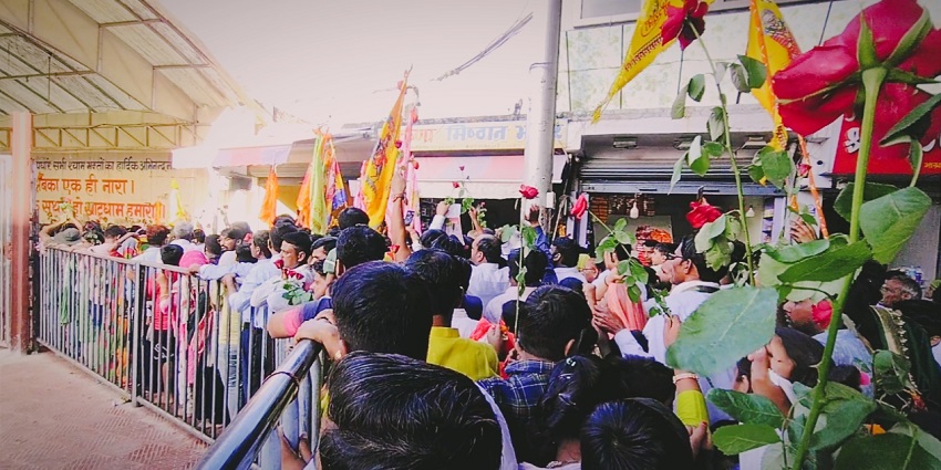 Khatu Shyam is a very famous temple near the Sikar district offering a religious glimpse.