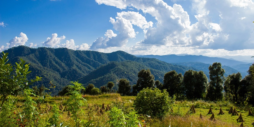 A scenic view of Khirsu, one of the top hill stations near Lansdowne in Uttarakhand.