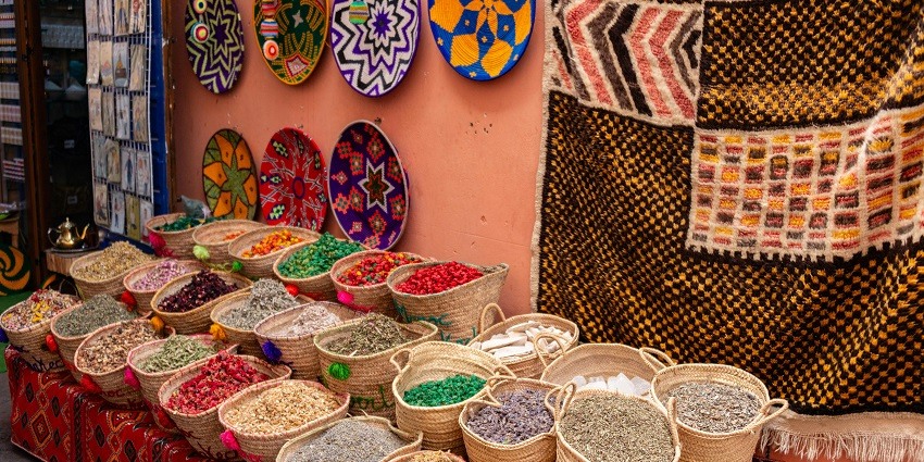 A glimpse of spices and colourful handicraft items being sold at the Kinari Bazaar.