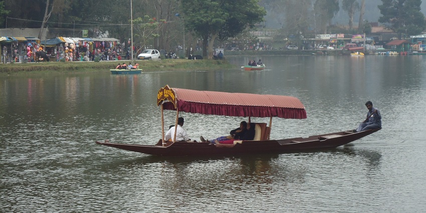 An Image of the Kodaikanal Lake Boating, a tourist attraction near Vattakanal Waterfalls