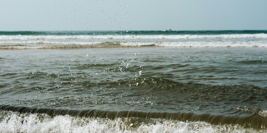 A picture of a tranquil beach in Raigad, which is one of the best places to visit near Kondivali Beach