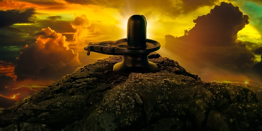 Wonderful image of Shiva Lingam representing spiritual powers.