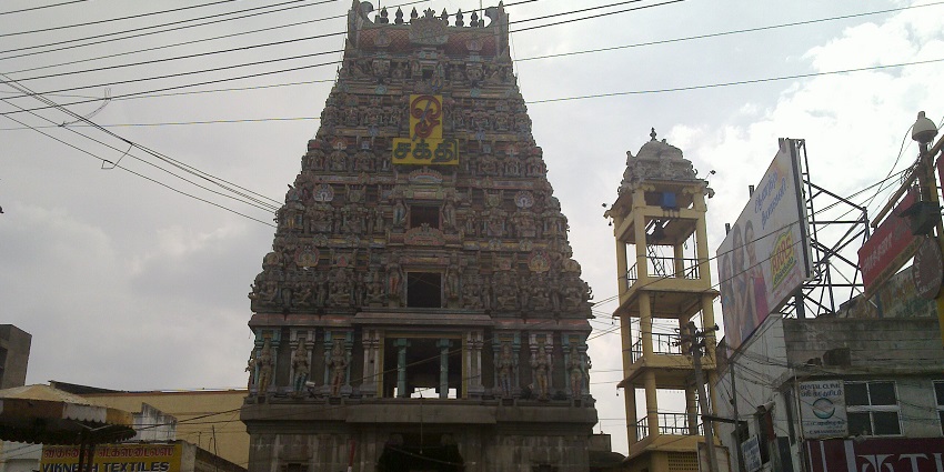 An image of Kottai Mariamman temple, one of the most popular temples in Vellore