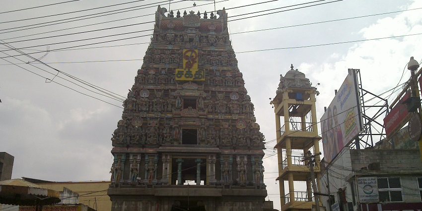 An image of Kottai Mariamman temple, one of the most popular temples in Vellore,