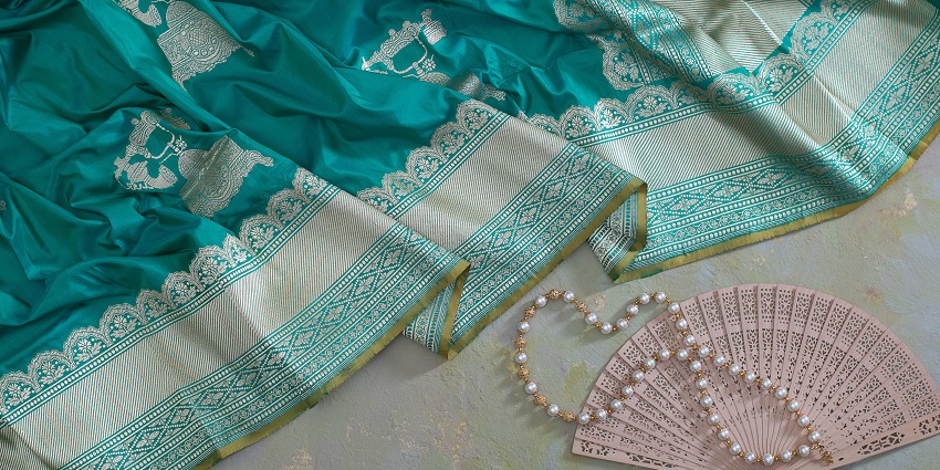 Kumaran Silks offers modern saree designs and styles