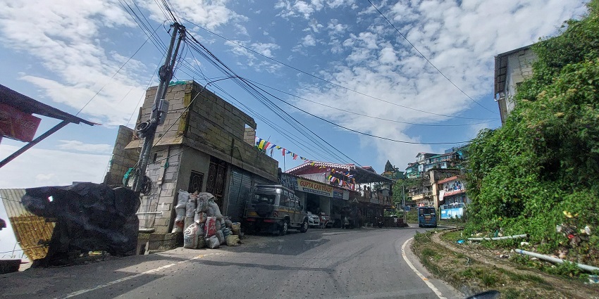 Kurseong town on the way to Darjeeling is one of the offbeat places near Siliguri