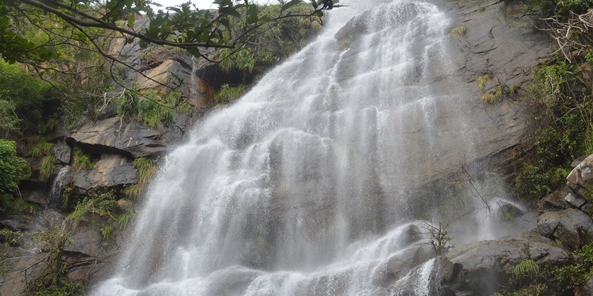 Amazing waterfall of Kutladampatti Falls, a popular tourist attraction to explore.