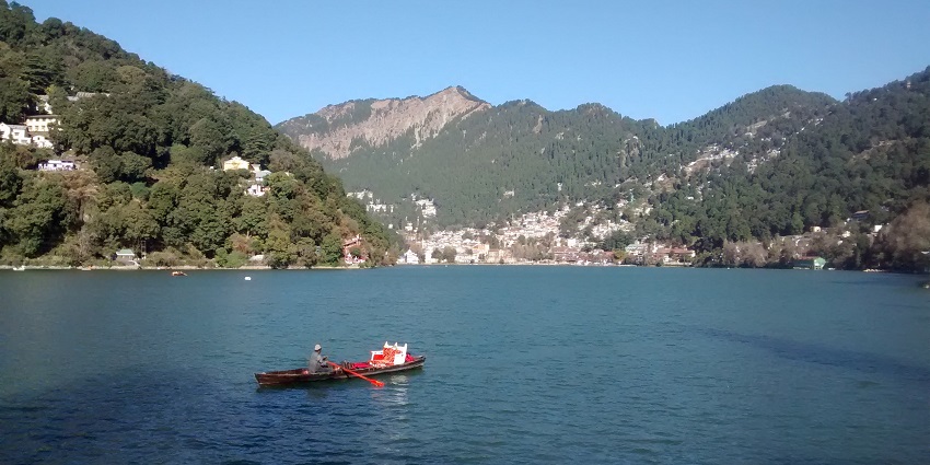 Places to visit in Rudrapur feature lake, offering boating activities and picturesque views.