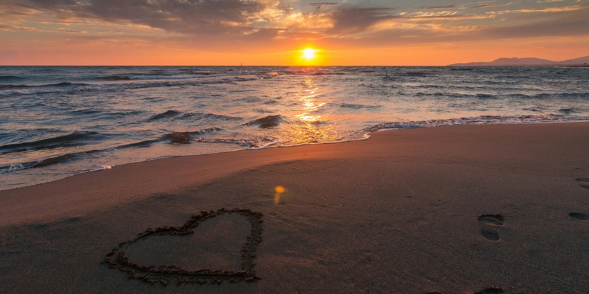 Image of seashore during sunset time - Lal Kankra beach, one of the best places to visit in Mandarmani