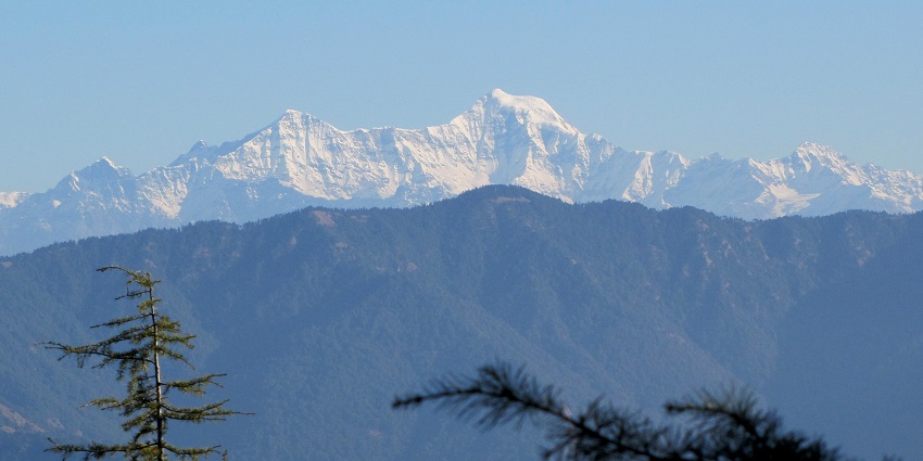 Lal Tibba offers panoramic views of mountains for all nature and adventure lovers