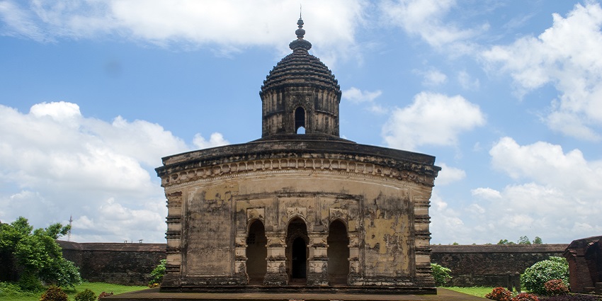 Scenic view of the Lalji Temple with the bright blue sky in the background