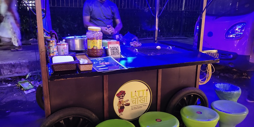 A stall that sells litti chokha, a beloved food in Varanasi.