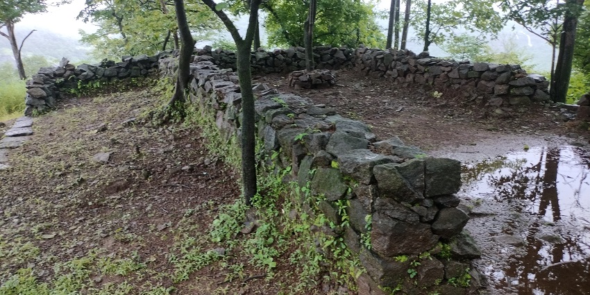Mrugagad Fort is a scenic hilltop site and popular trekking destination near Maharashtra.