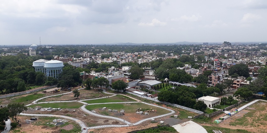 Panoramic view of the beautiful locality of Varanasi overlooking the lake.