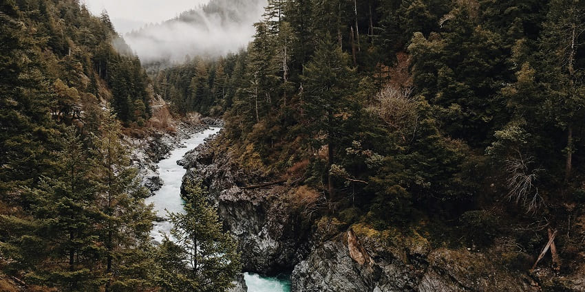 Yamunotri Trekking Surrounded by towering mountains offer scenic views, valleys, and peaks