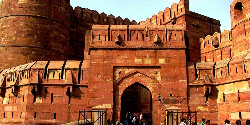 Majestic view of Bhuragarh Fort, in the town of Banda