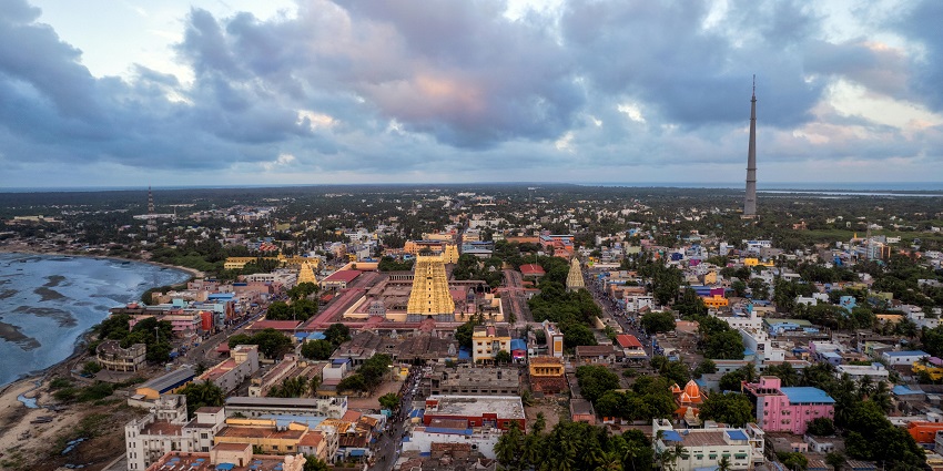 Arulmigu Ramanathaswamy Temple at the centre with surrounding area of Rameshwaram