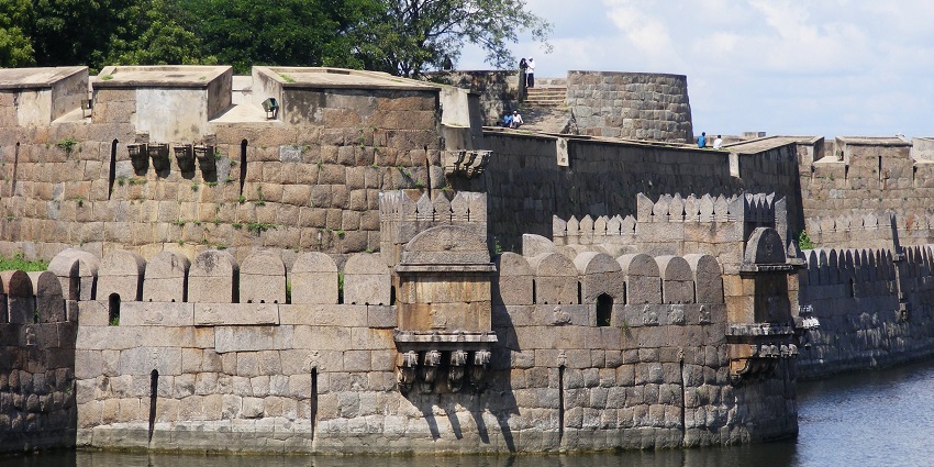 Image of Vellore Fort is located at Vellore District in Tamil Nadu, India